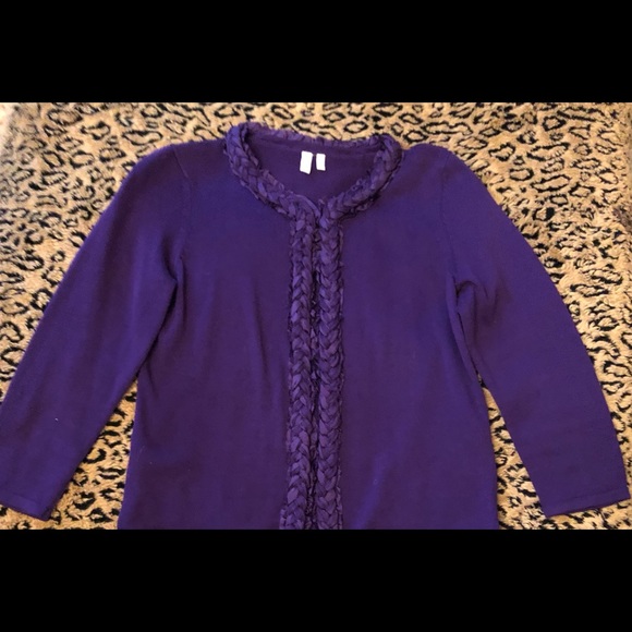 Sweater - Picture 1 of 2